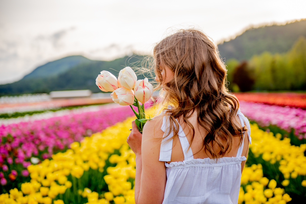 15 Tulip Picking Outfit Ideas – Cute & Practical Looks